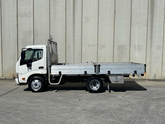 2013 Hino 300
