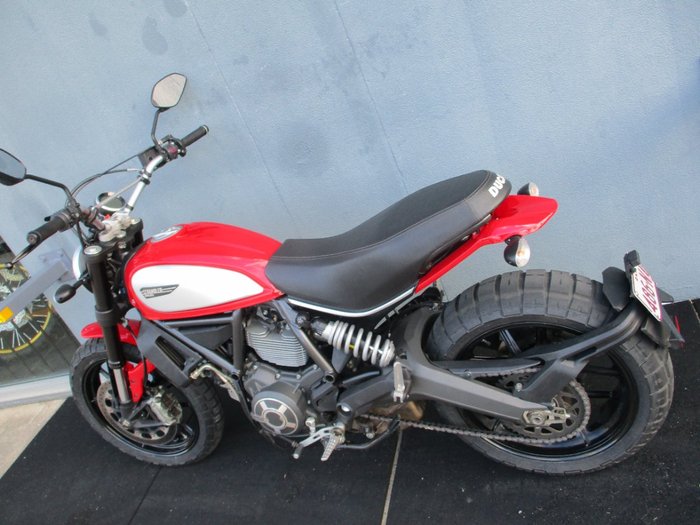 2015 DUCATI SCRAMBLER ICON RED