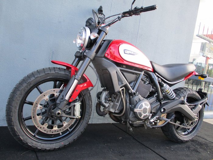 2015 DUCATI SCRAMBLER ICON RED