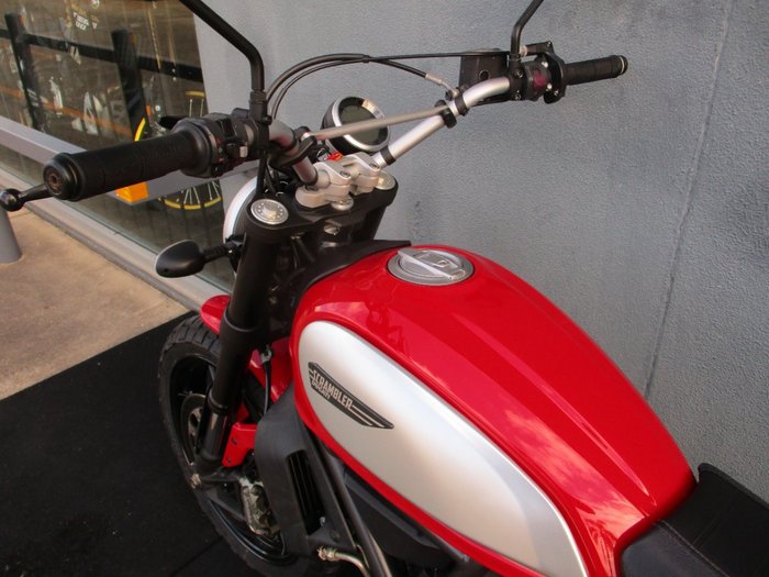 2015 DUCATI SCRAMBLER ICON RED