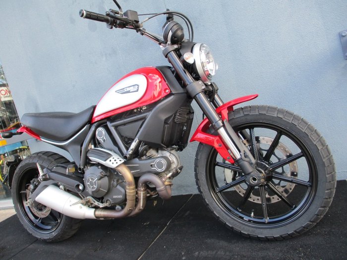 2015 DUCATI SCRAMBLER ICON RED