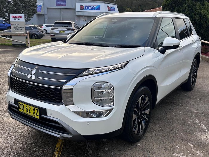 2025 Mitsubishi Outlander LS