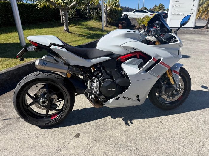 2024 Ducati SuperSport S