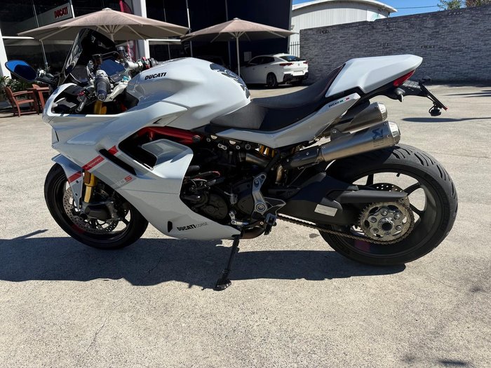 2024 Ducati SuperSport S