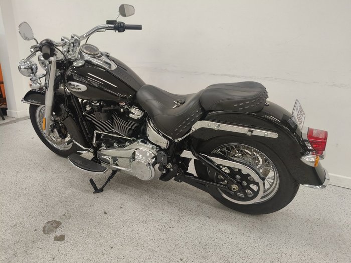 2021 Harley-davidson FLHC HERITAGE CLASSIC (107) Black
