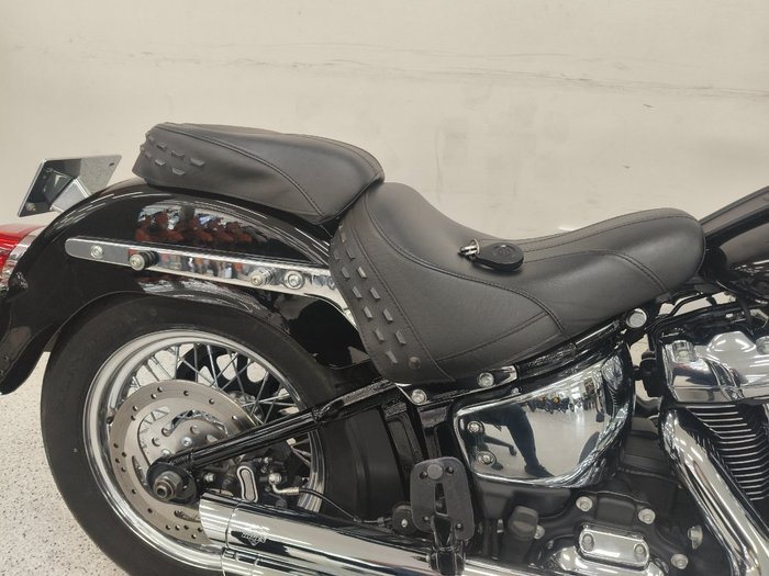 2021 Harley-davidson FLHC HERITAGE CLASSIC (107) Black