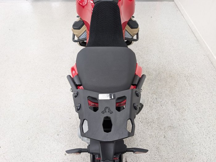 2023 MOTO GUZZI V100 MANDELLO Red