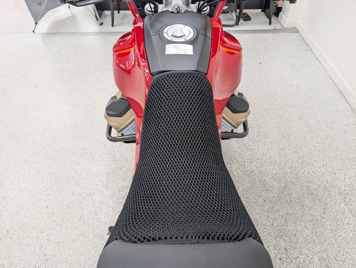 2023 MOTO GUZZI V100 MANDELLO Red
