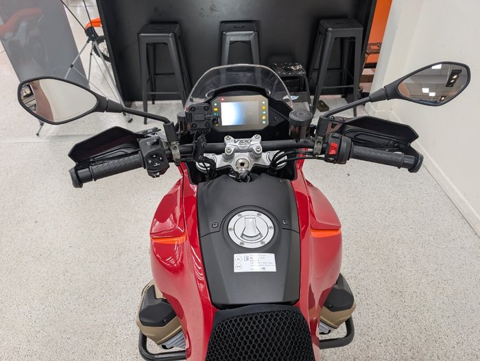 2023 MOTO GUZZI V100 MANDELLO Red