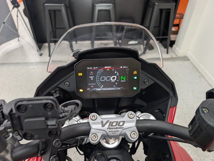 2023 MOTO GUZZI V100 MANDELLO Red