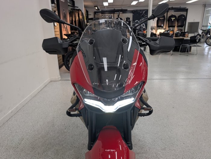 2023 MOTO GUZZI V100 MANDELLO Red