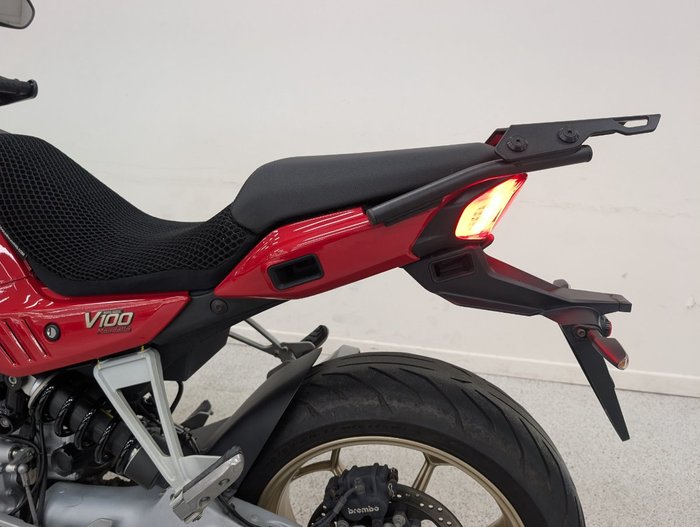 2023 MOTO GUZZI V100 MANDELLO Red