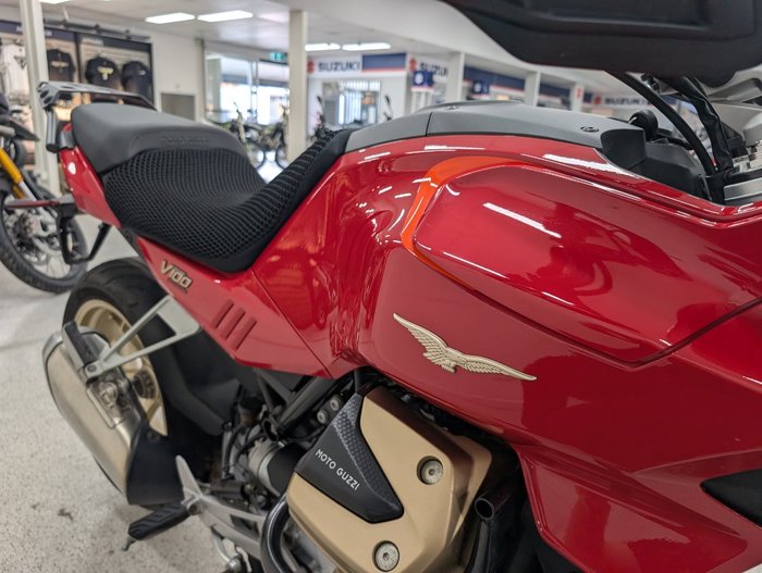 2023 MOTO GUZZI V100 MANDELLO Red