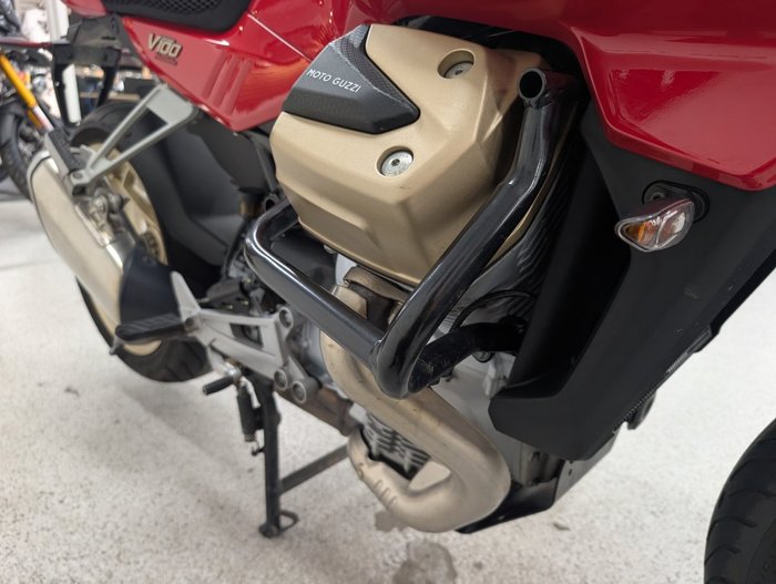 2023 MOTO GUZZI V100 MANDELLO Red