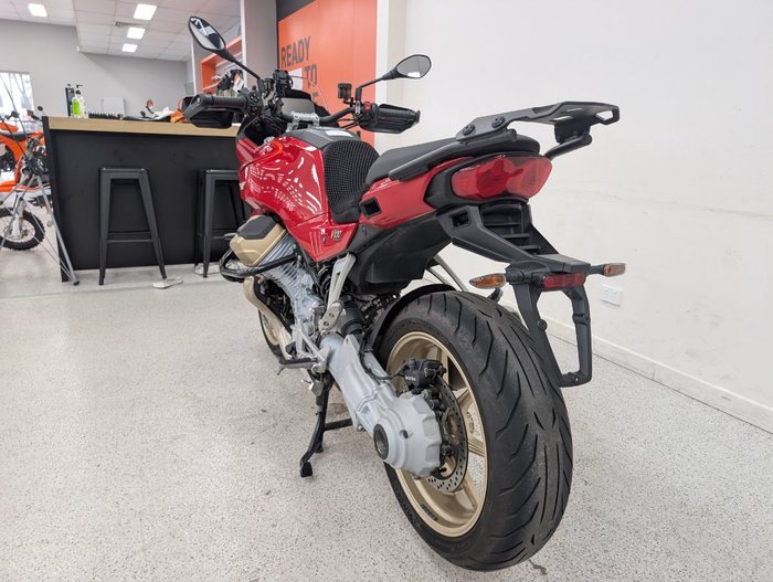2023 MOTO GUZZI V100 MANDELLO Red