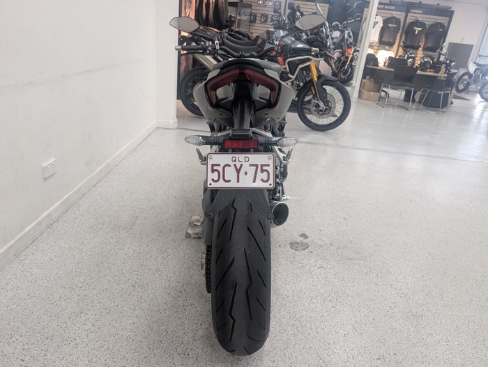 2024 DUCATI STREETFIGHTER V2 Green