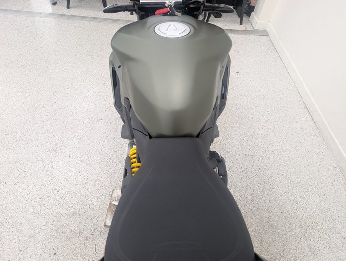 2024 DUCATI STREETFIGHTER V2 Green