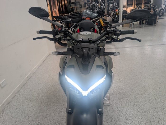 2024 DUCATI STREETFIGHTER V2 Green