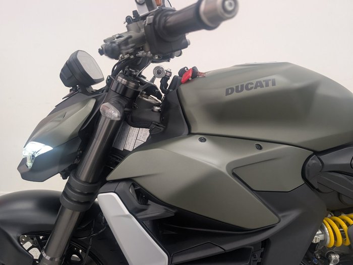 2024 DUCATI STREETFIGHTER V2 Green