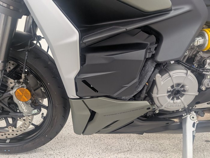 2024 DUCATI STREETFIGHTER V2 Green