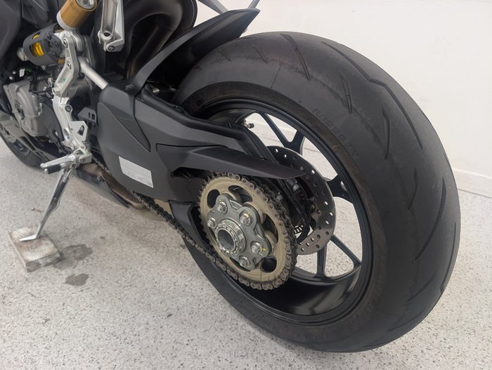 2024 DUCATI STREETFIGHTER V2 Green