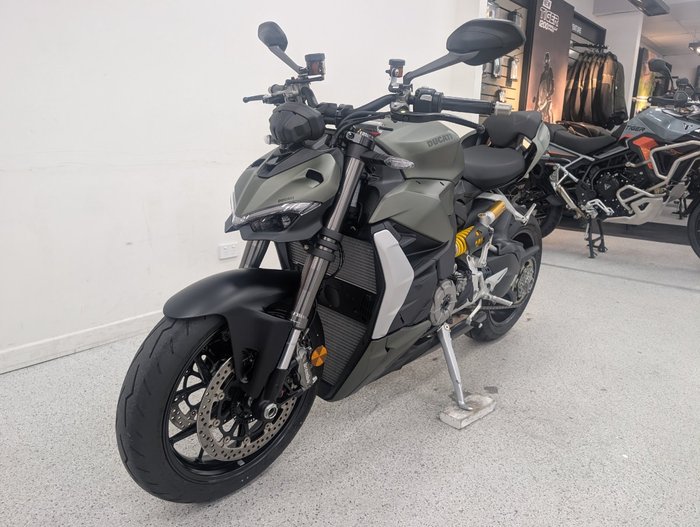 2024 DUCATI STREETFIGHTER V2 Green
