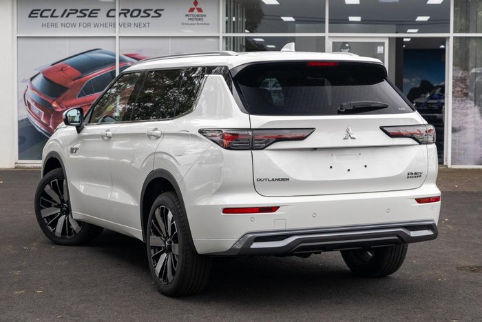 2025 Mitsubishi Outlander PHEV Exceed