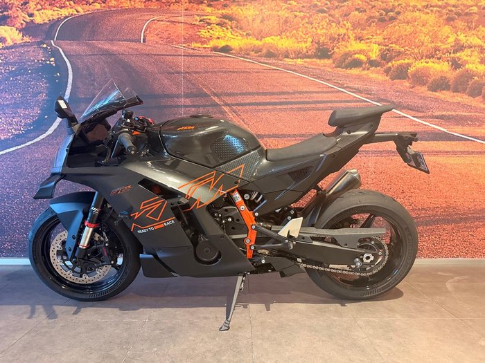 2026 KTM 990 RC R RC Black