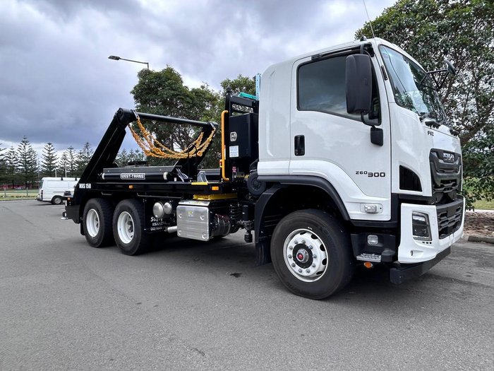 2025 Isuzu F Series FVZ 260-300 AT R46