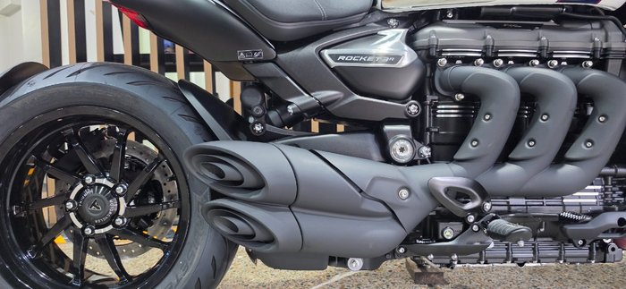 2025 Triumph ROCKET 3 R EVEL KNIEVEL SILVER