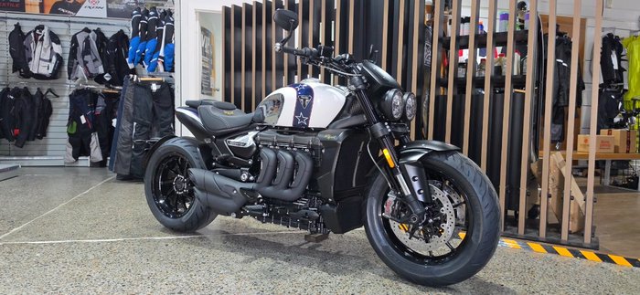 2025 Triumph ROCKET 3 R EVEL KNIEVEL SILVER
