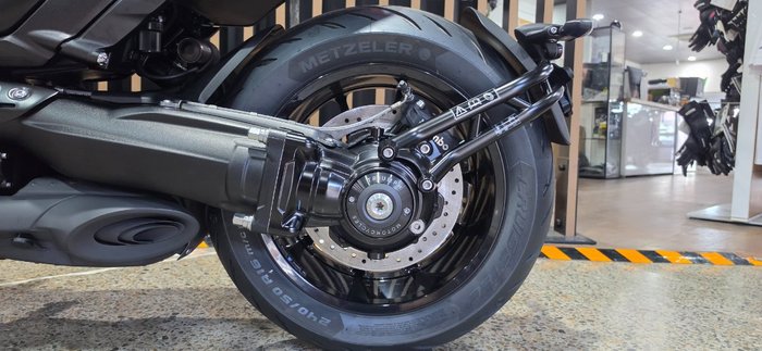 2025 Triumph ROCKET 3 R EVEL KNIEVEL SILVER