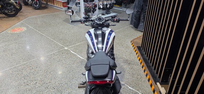 2025 Triumph ROCKET 3 R EVEL KNIEVEL SILVER