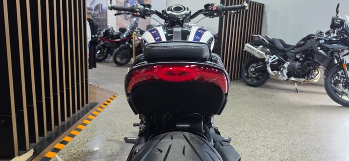 2025 Triumph ROCKET 3 R EVEL KNIEVEL SILVER