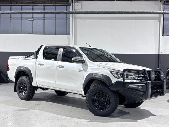 2018 Toyota Hilux SR5