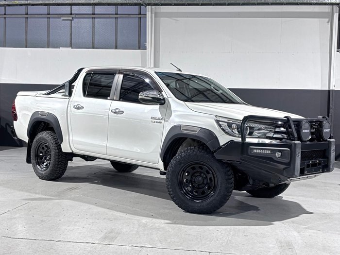 2018 Toyota Hilux SR5