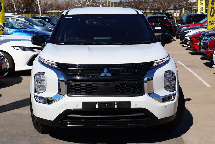 2023 Mitsubishi Outlander Black Edition