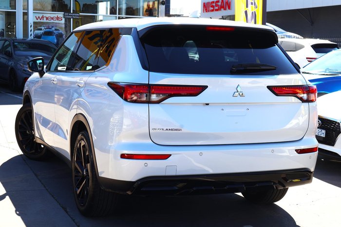 2023 Mitsubishi Outlander Black Edition