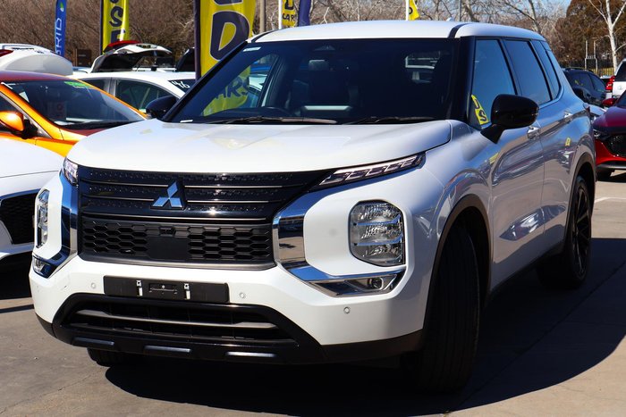 2023 Mitsubishi Outlander Black Edition