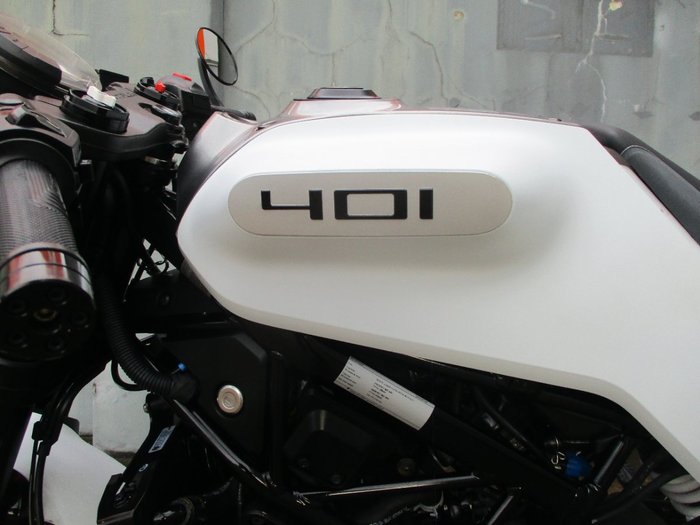 2022 HUSQVARNA VITPILEN 401 WHITE