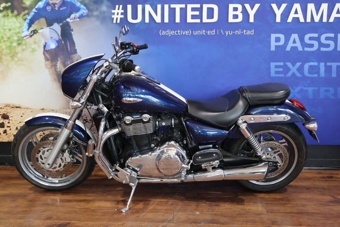 2010 TRIUMPH THUNDERBIRD Blue