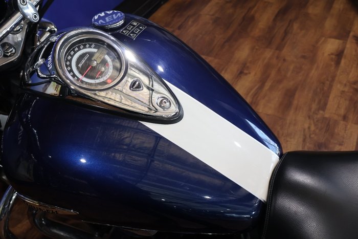 2010 TRIUMPH THUNDERBIRD Blue