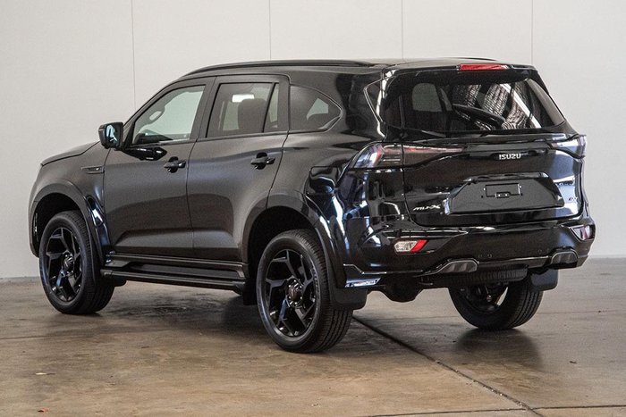 2026 Isuzu MU-X X-TERRAIN