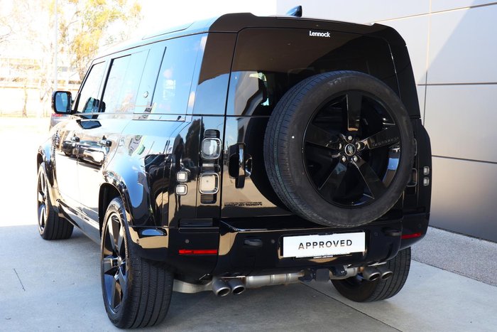 2022 Land Rover Defender 110 P525 V8