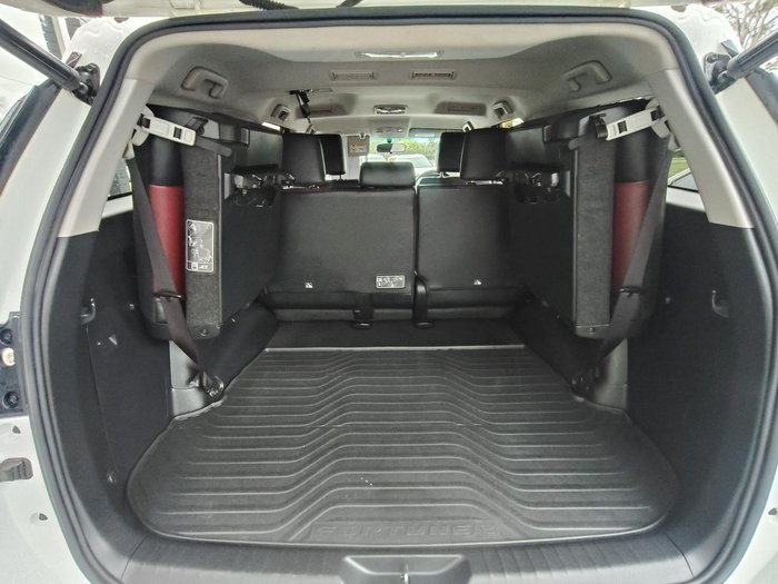 2018 Toyota Fortuner Crusade GUN156R 4X4 Dual Range Glacier White