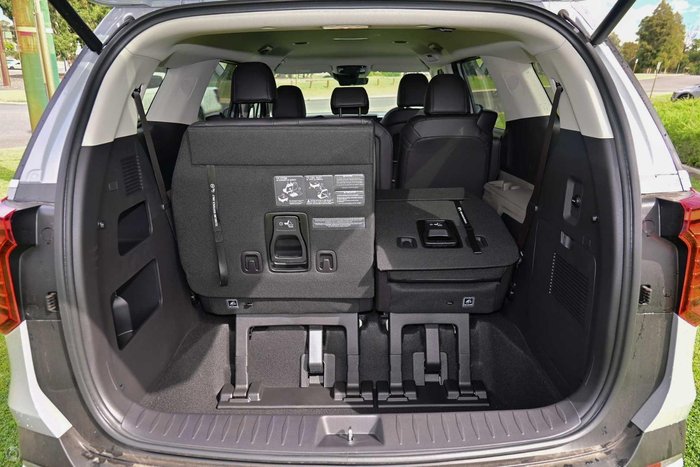 2026 Kia Carnival Sport+ HEV KA4 PE MY27 Ceramic Grey