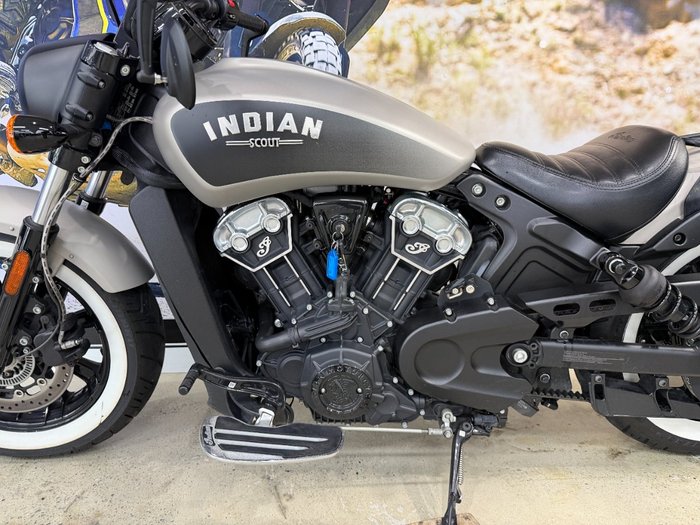 2022 INDIAN SCOUT BOBBER SILVER