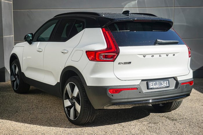 2026 Volvo EX40 Ultra Twin Motor Performance