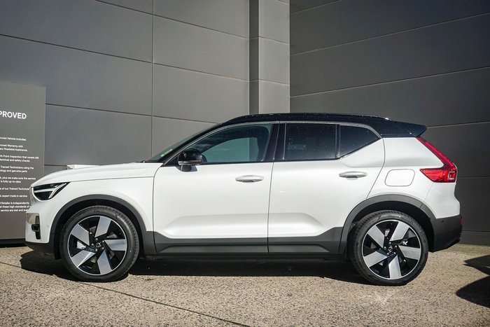 2026 Volvo EX40 Ultra Twin Motor Performance