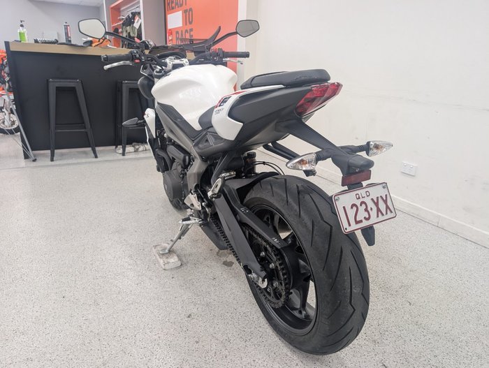 2022 Triumph STREET TRIPLE S 660 LAMS White